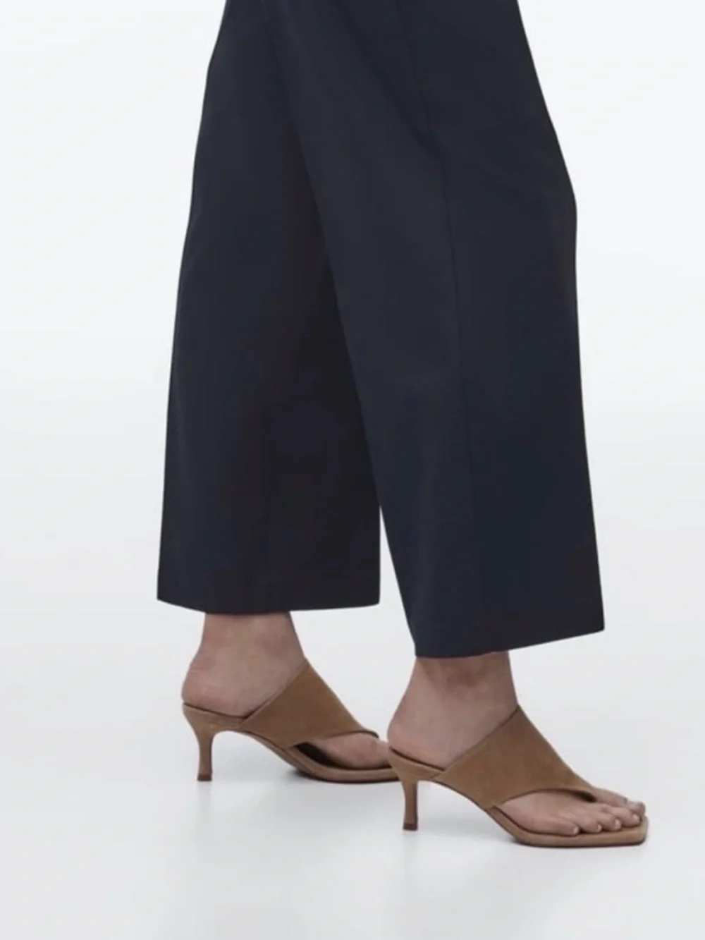 ZARA Women's Toe Post Heeled Leather Sandals NWOT | Size 39 - Picture 10 of 10